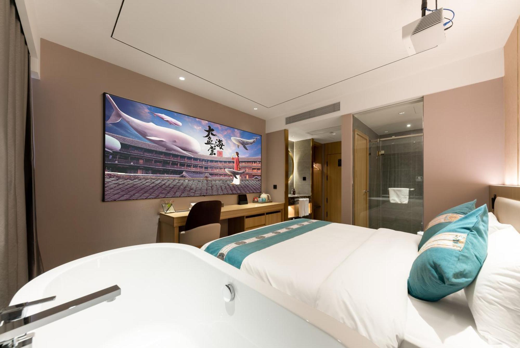 East Sacred Hotel--Very Near Beijing Tiananmen Square ,The Forbidden City,The Temple Of Heaven ,3 Minutes' Walk To Wangfujing Subway ,Located In The Center Of Beijing, Many Shopping Malls Around,Newly Renovated Hotel-Able To Receive Foreign Guests Exterior foto A room at the hotel