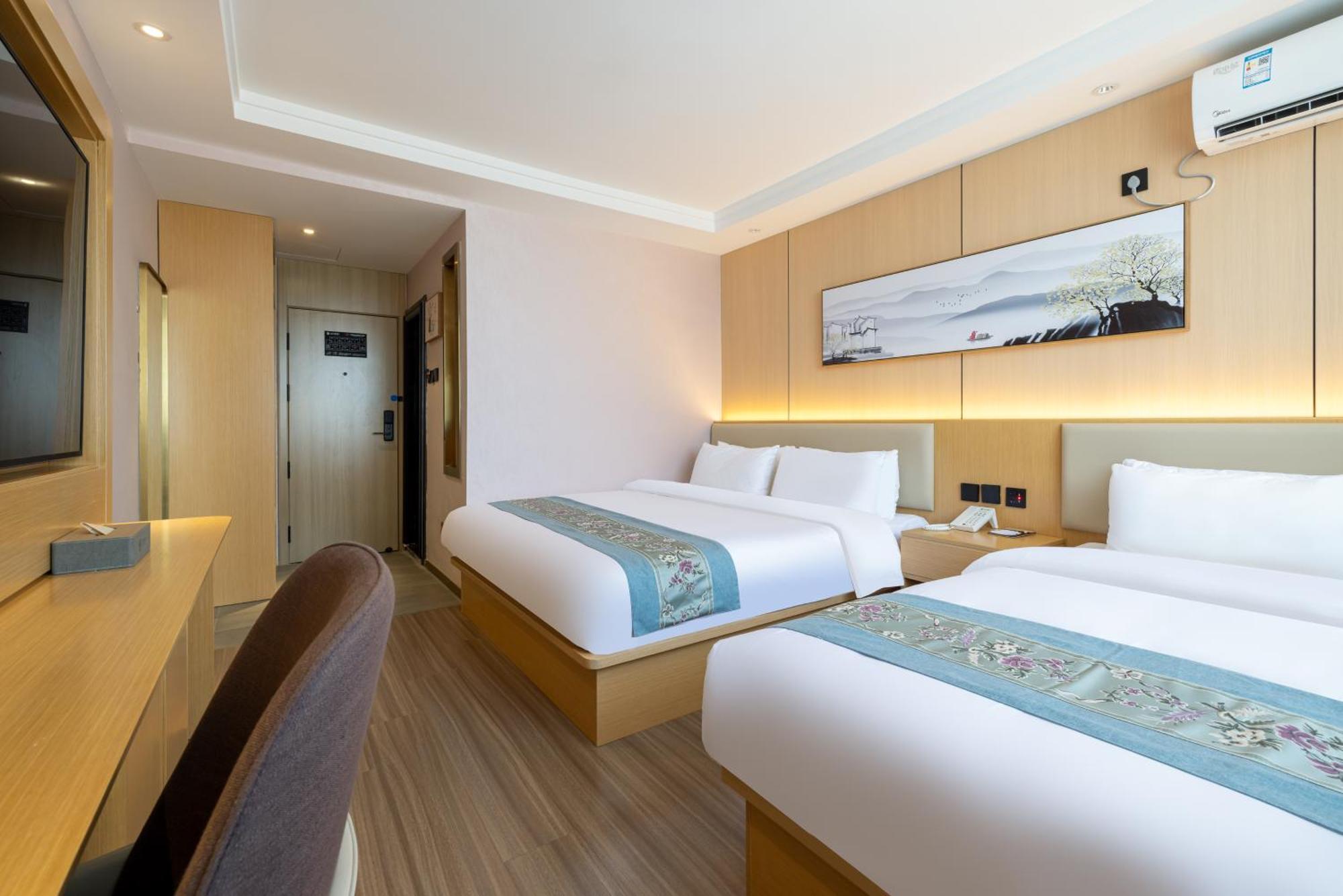 East Sacred Hotel--Very Near Beijing Tiananmen Square ,The Forbidden City,The Temple Of Heaven ,3 Minutes' Walk To Wangfujing Subway ,Located In The Center Of Beijing, Many Shopping Malls Around,Newly Renovated Hotel-Able To Receive Foreign Guests Exterior foto